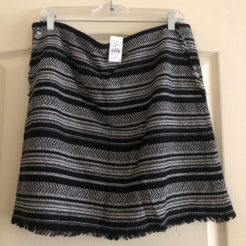 🎉HOST PICK🎉LOFT Textured Stripe Skirt w/ Pockets - Picture 3 of 6